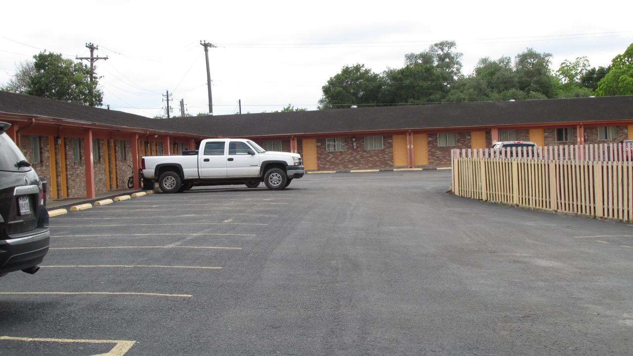 Sportsman'S Motel Eagle Lake ภายนอก รูปภาพ